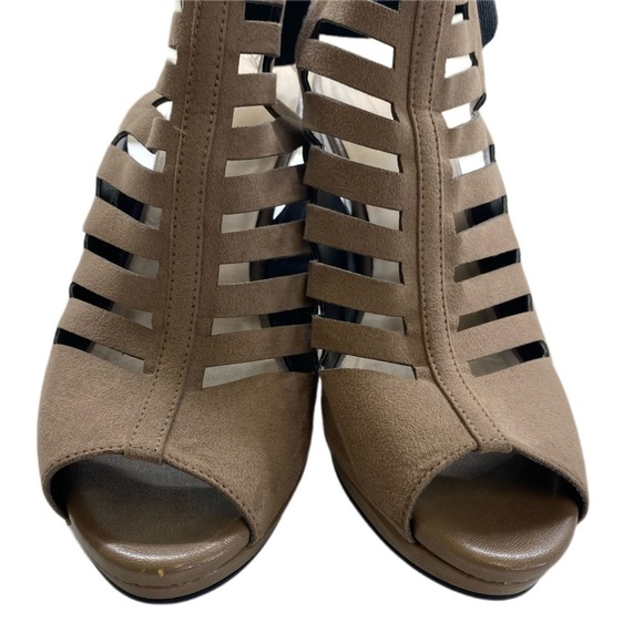 Revolution Heels - Size 10 - Brown NWOT - Picture 4 of 10